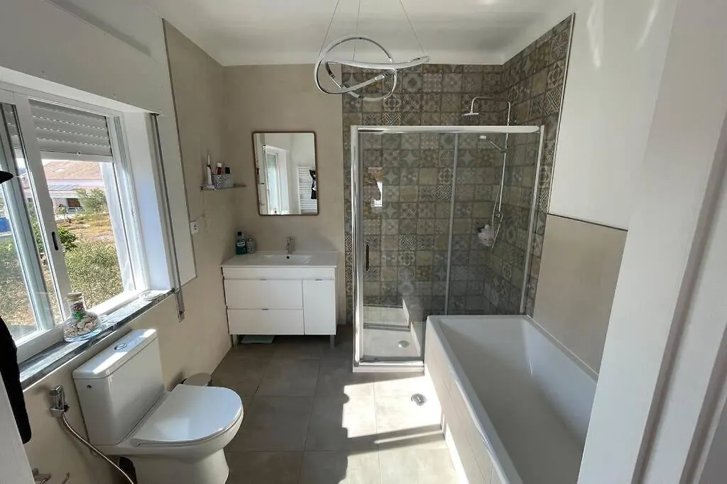 Villa Spacious Villa. Large Rooftop. 4 Bedroom Sleeps 8 Alvor Portugal