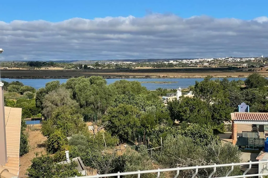 Spacious Villa. Large Rooftop. 4 Bedroom Sleeps 8 contacts